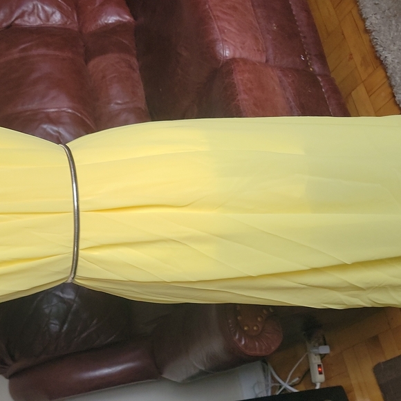 Dress - Picture 6 of 11